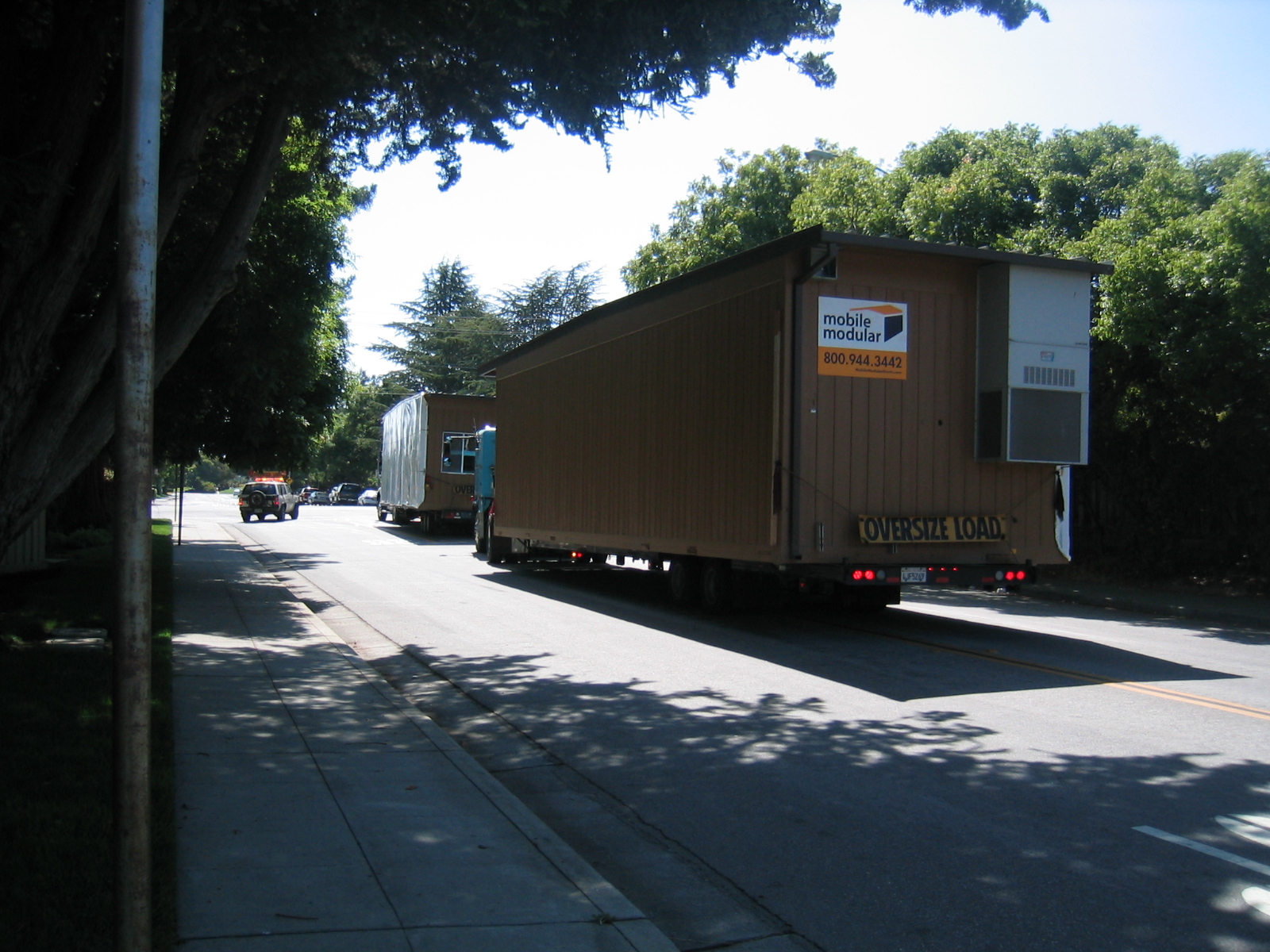 Module de salle de classe transporté sur une remorque